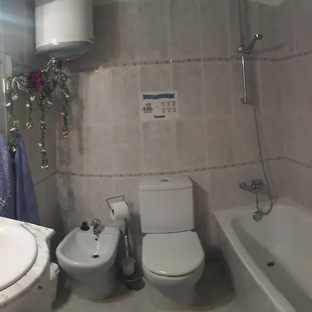 Bedroom+private Bathroom Πανσιόν